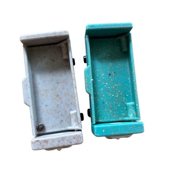 Thomas & Friends Wooden Train Lift & Load Cargo Troublesome Trucks - Picture 4 of 6